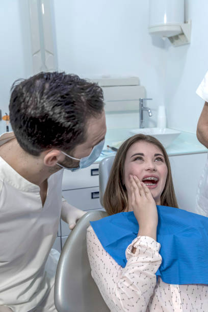 Best Cracked Tooth Emergency Dentist  in Warroad, MN